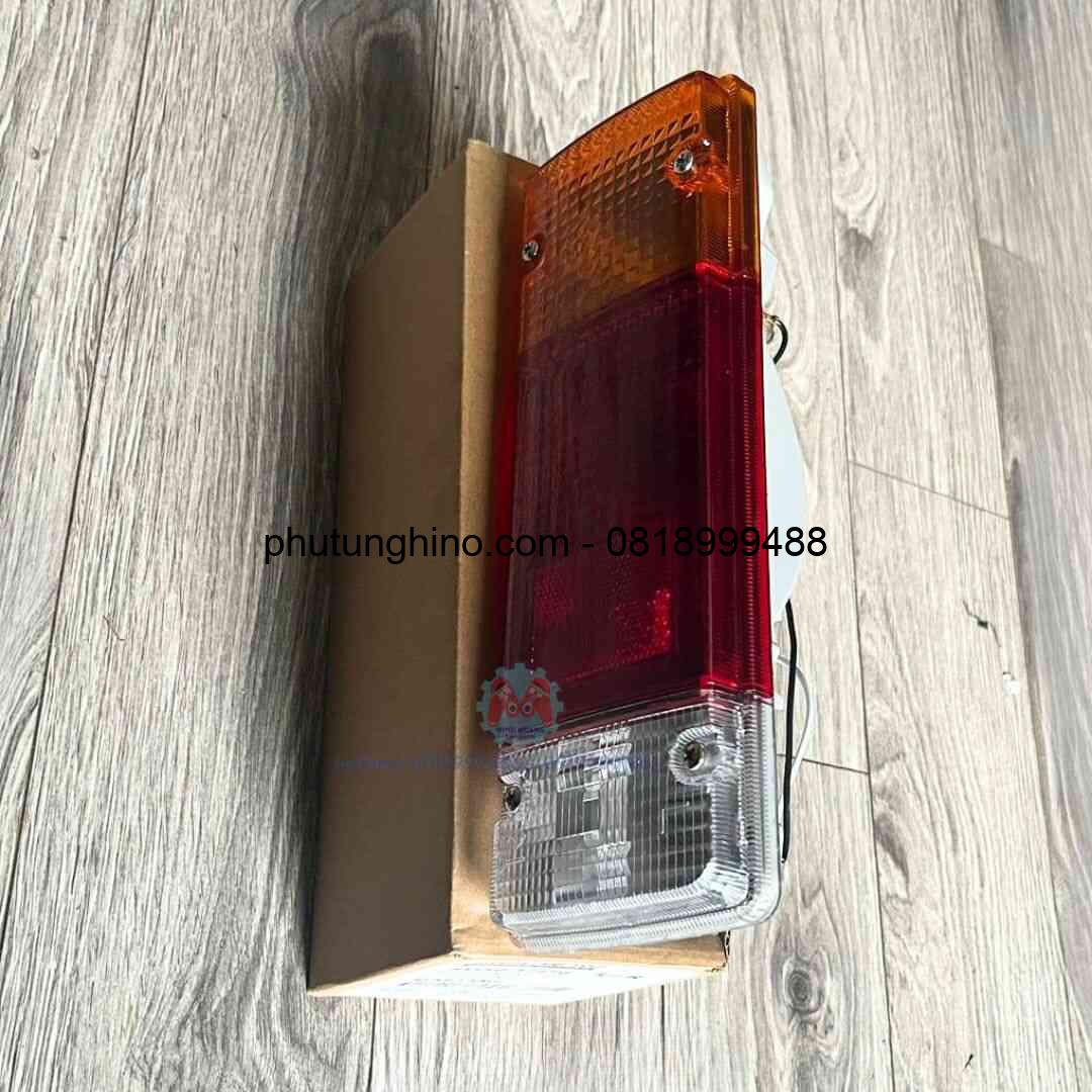 Đèn hậu Hino 300 xzu den hau hino 300