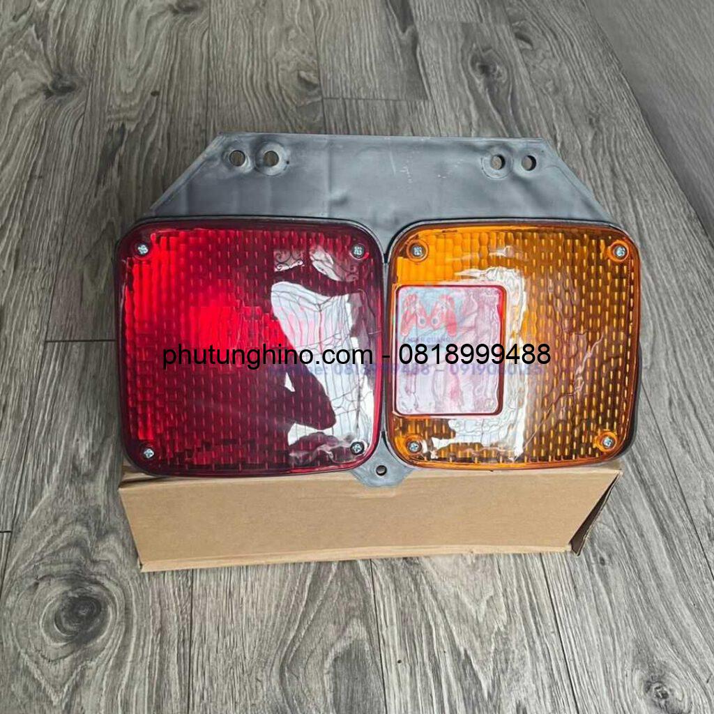 Đèn hậu xe tải Hino 700: Luồng sáng an toàn phía sau 1 Đèn hậu xe tải Hino 700 FC