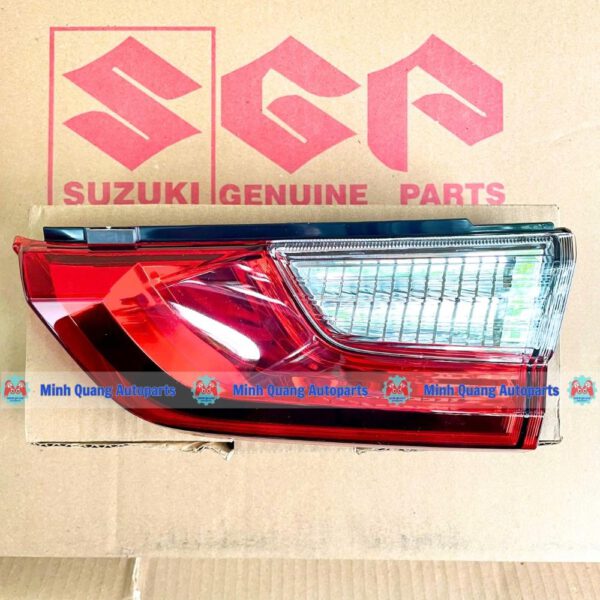 Đèn hậu miếng ngoài Suzuki XL7