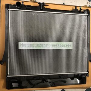 Két nước Isuzu Dmax 2015