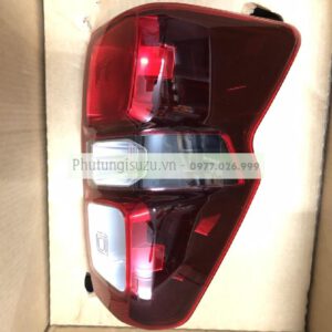 Đèn hậu phải Dmax
